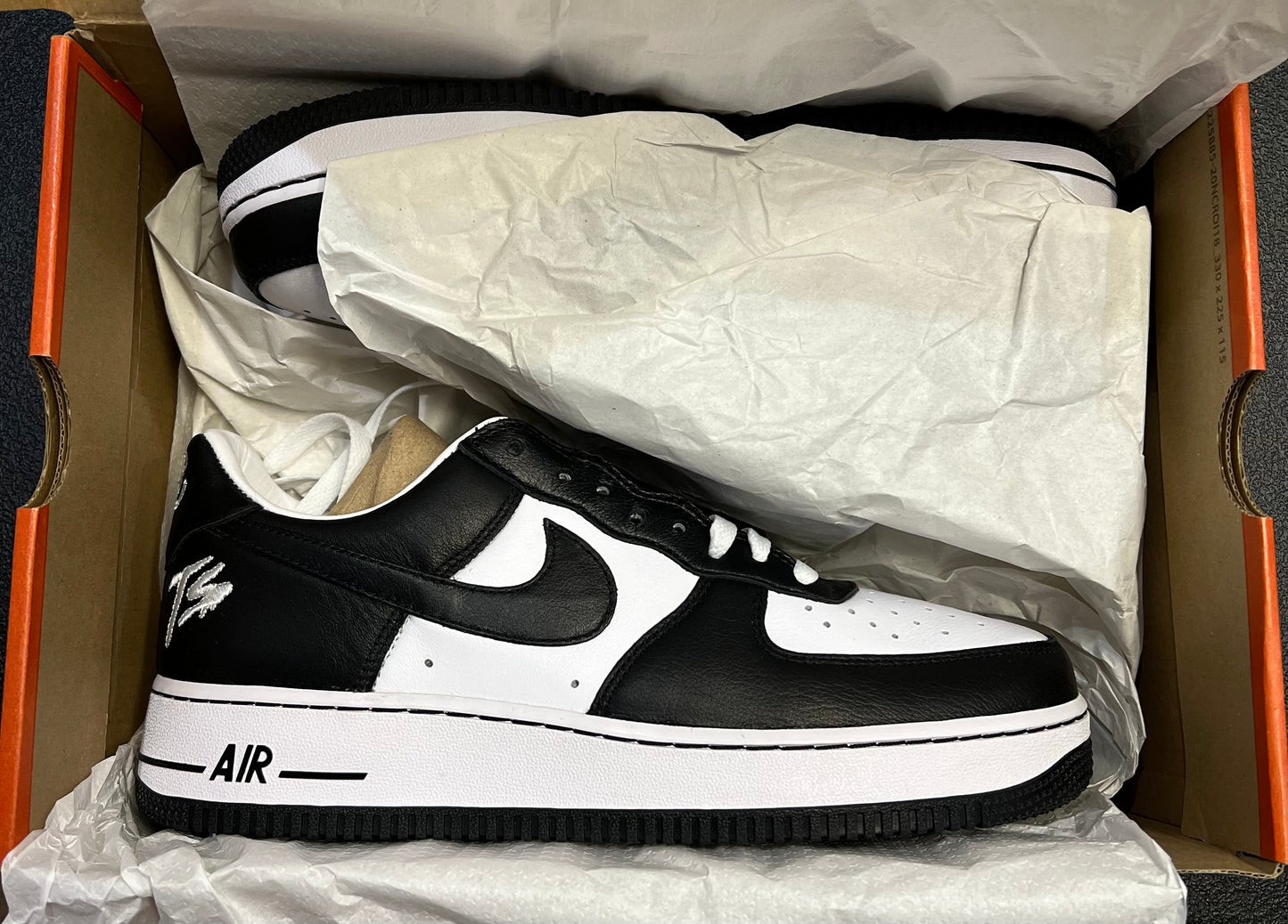 Nike Air Force 1 Low QS Terror Squad Blackout Size 9.5