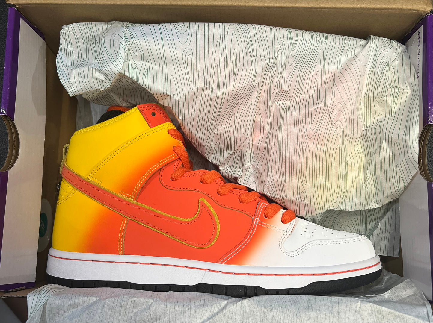 Nike SB Dunk High Sweet Tooth Candy Corn Size 9M (10.5W)