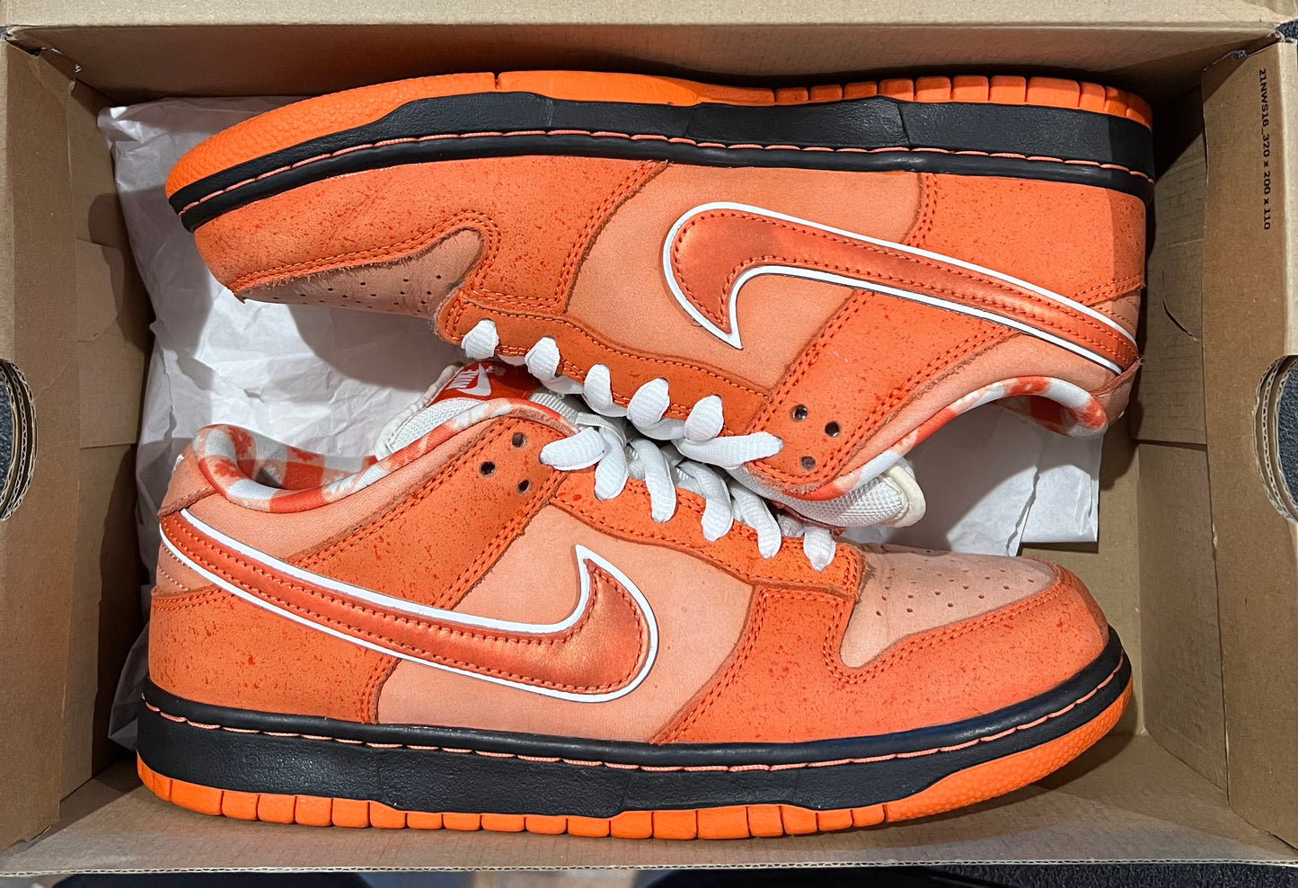 Nike SB Dunk Low Orange Lobster Size 8M 9.5W